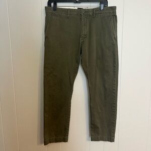 J. Crew Men's Khaki Chinos in Olive